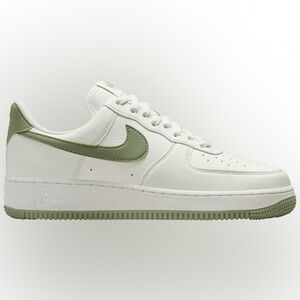 Nike Air Force 1 Low '07 SE
Next Nature Oil Green (Women's) size 10